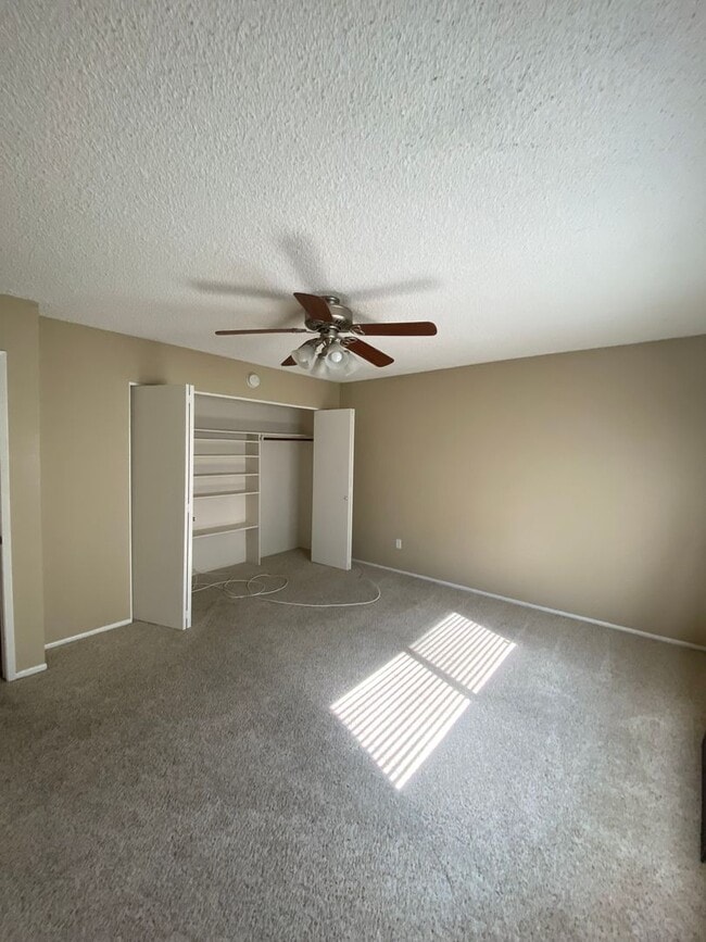 Building Photo - House for Rent