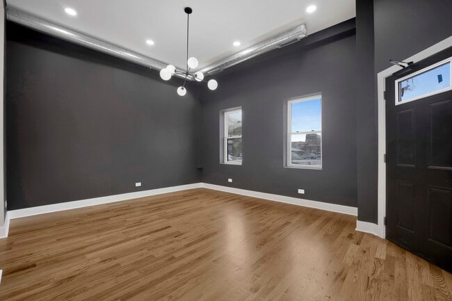 Building Photo - 1956 W 21st Pl