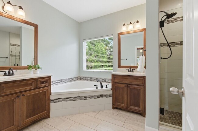 Building Photo - 3208 Calder Ct