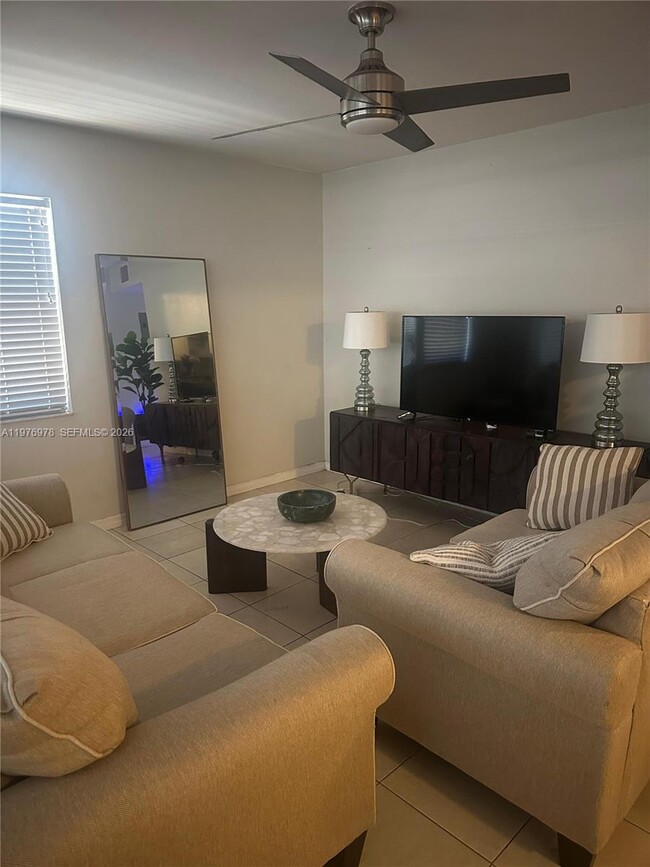 Building Photo - 30 NE 26th St