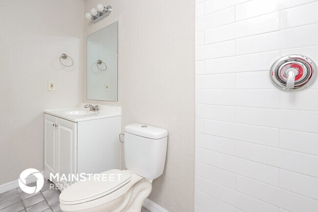 Building Photo - 2624 SE Solana Ln