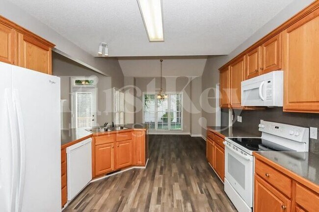 Building Photo - 1902 Old Greylyn Ct NW