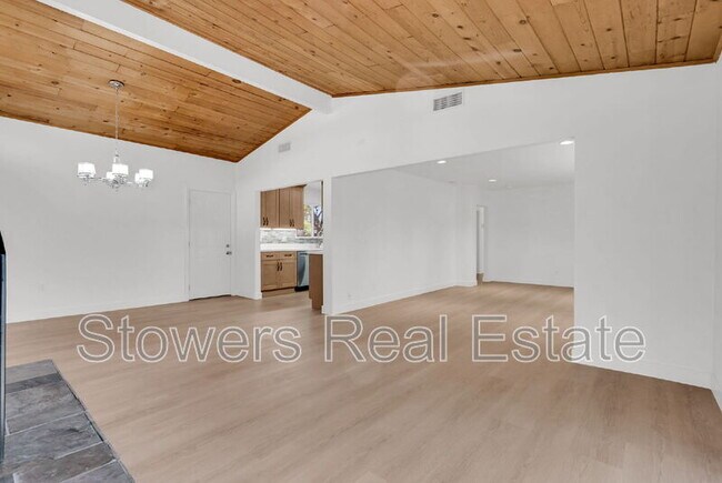 Building Photo - 3225 Claudia Dr