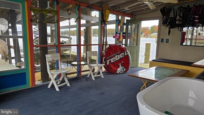 Building Photo - 36 Shore Dr