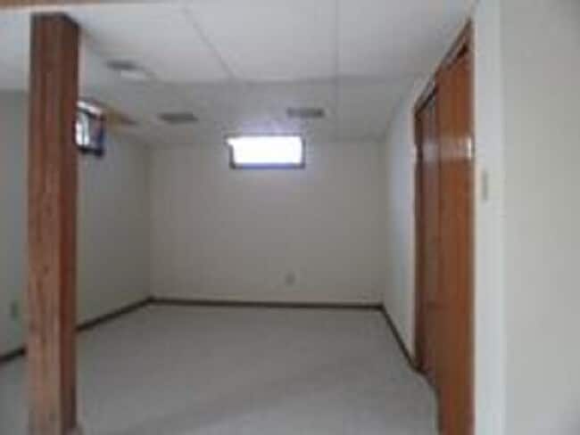 Building Photo - 2021 Veterans Dr