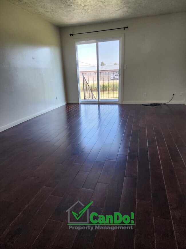Building Photo - 2 Bedroom/ 1 Bathroom Apartment in Blackfoot Available July 1