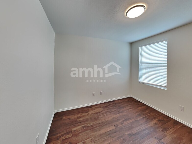 Building Photo - 11834 Silver Arbor