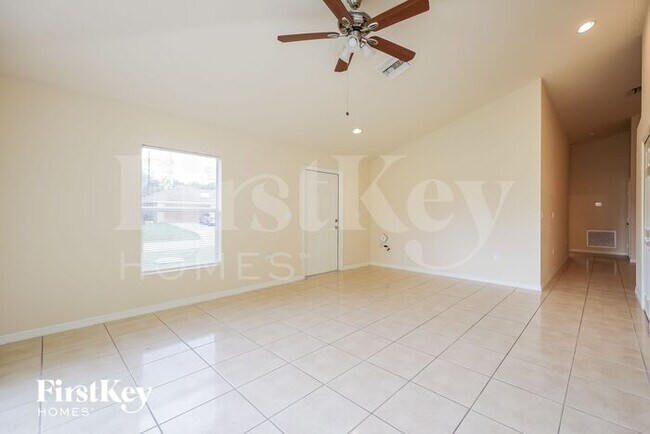 Building Photo - 317 Apartment St