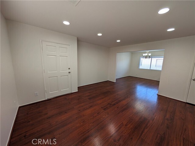 Building Photo - 845 W Olive Ave