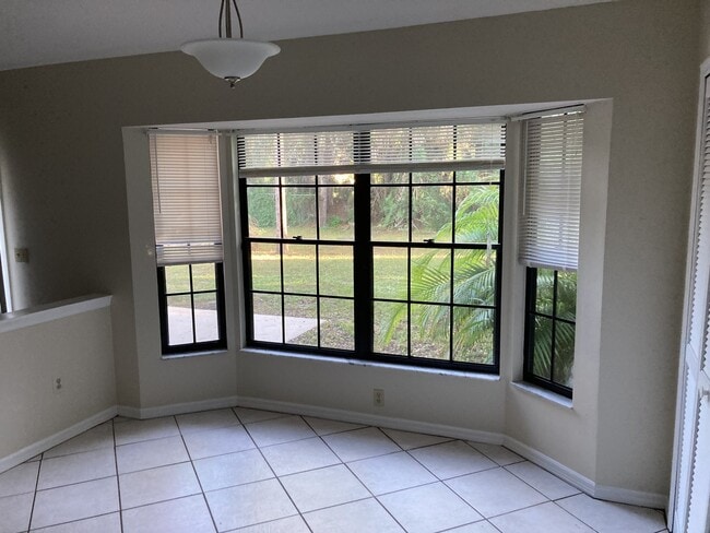 Building Photo - Charming 3 bedroom, 2 bathroom house with ...
