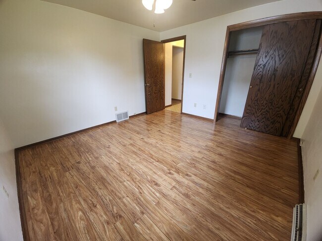 Building Photo - 1225-1227 Primrose Lane