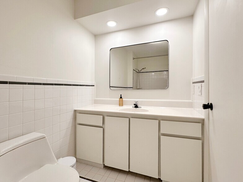 Guest backroom - 4700 Joseph Michael Ct
