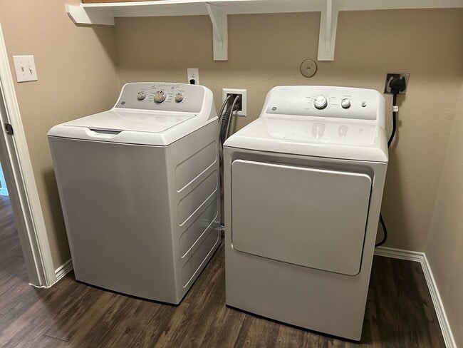 Building Photo - 2363 Timberland Country Dr