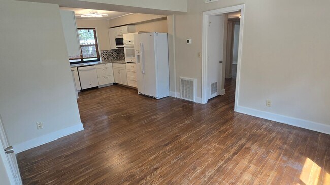 Building Photo - Hampton Hills subdivision. Close to Ft. Ja...