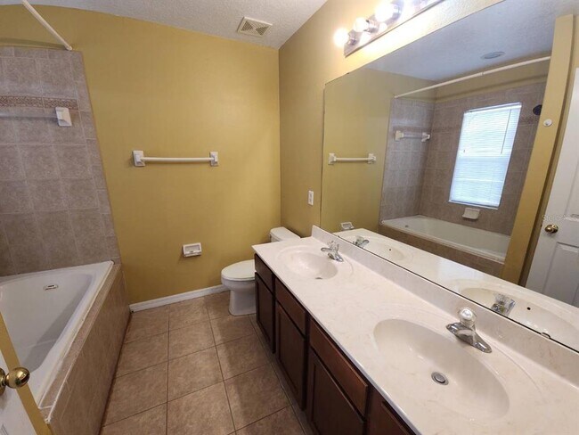 Building Photo - 10156 Vickers Ridge Dr