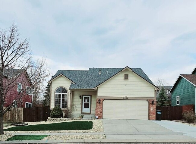 Building Photo - 4-Bedroom Home in Briargate Neighborhood!