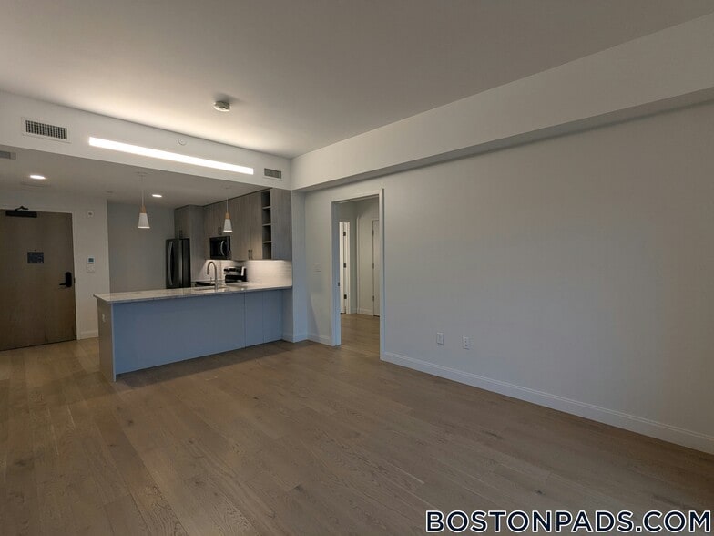 Building Photo - 55 Brighton Ave