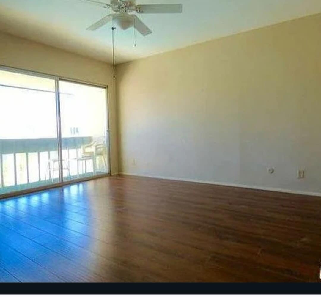 Master bedroom - 9950 Topanga Canyon Blvd