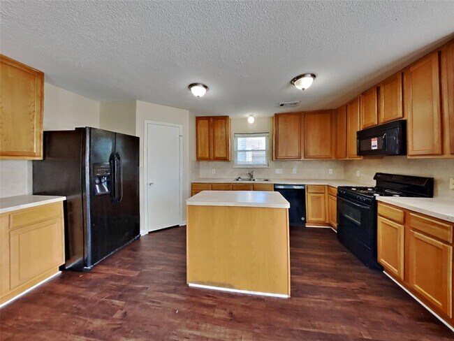 Building Photo - 201 Mammoth Springs Ln