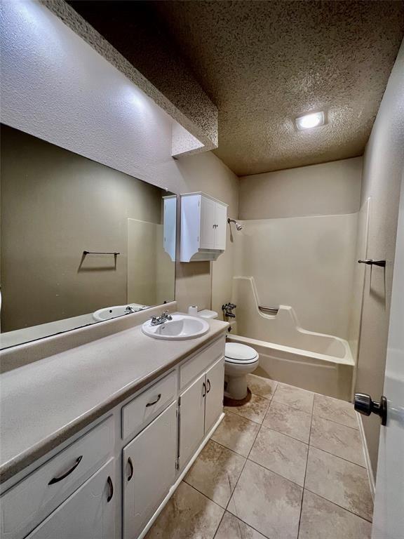 Building Photo - 6101 Woodhue Dr