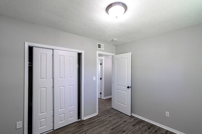 Building Photo - 3 Bedroom 1 Bath Fenced Shed Patio Brick Ranch Rental Home