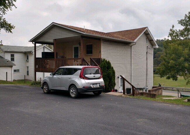 Building Photo - 535 New Alexandria Rd