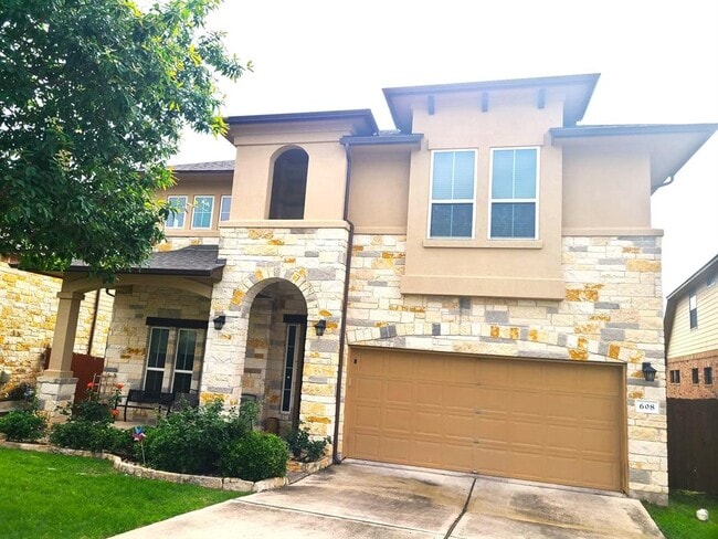 Building Photo - 608 Cascada Lane