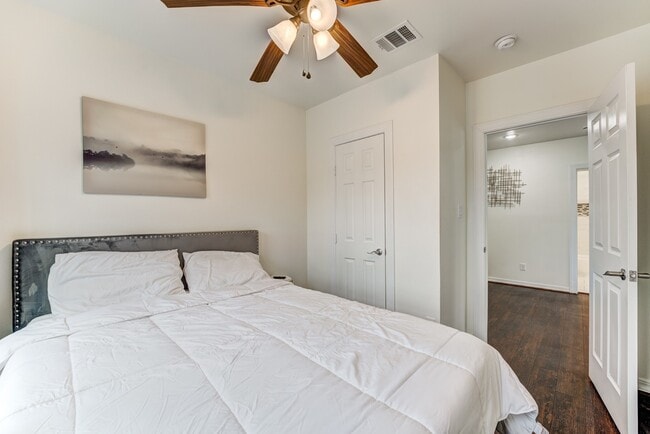 Building Photo - 2720 Truxillo St