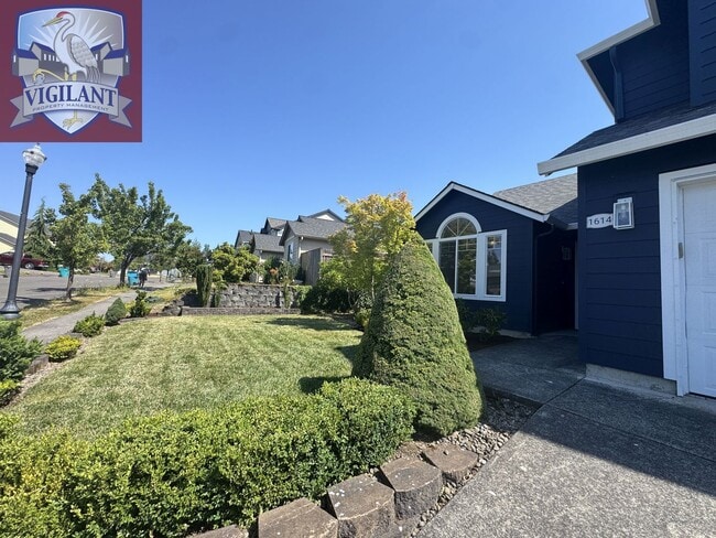 Building Photo - 1614 N Falcon Dr
