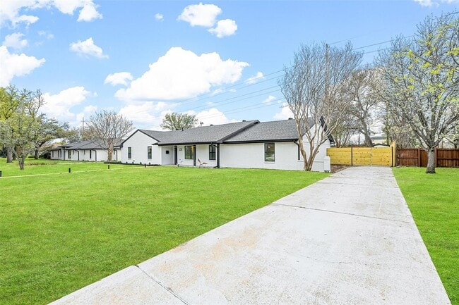 Building Photo - 12417 Quincy Ln