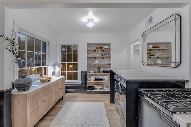 Building Photo - 6511 Gaston Ave