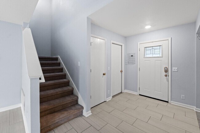 Building Photo - 6003 Wideleaf Dr