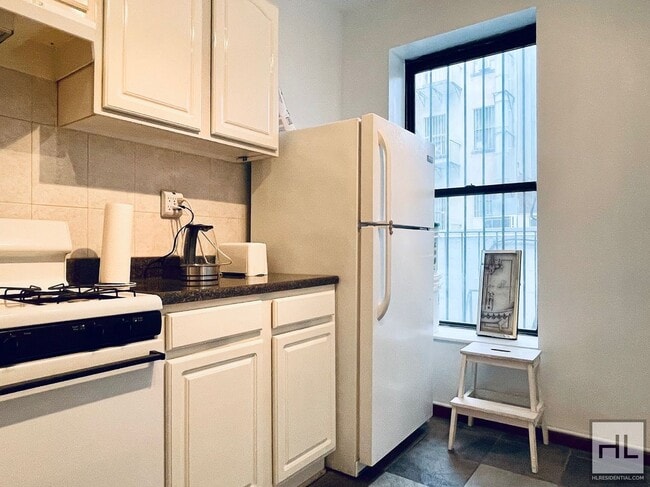 Building Photo - Ludlow St