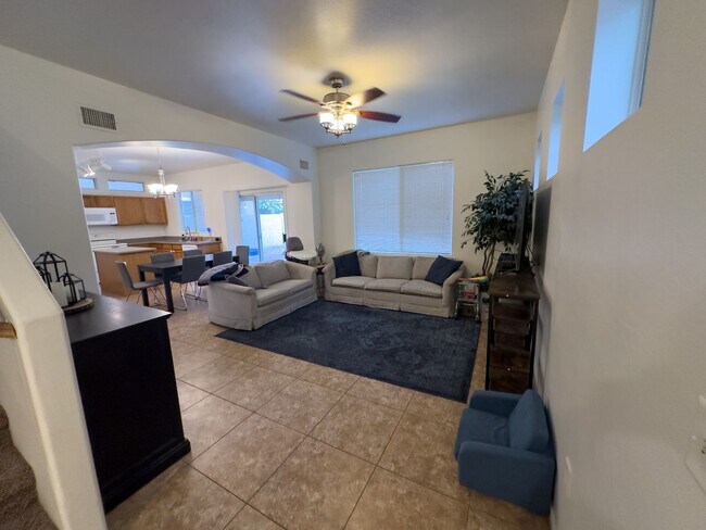 Building Photo - 3 bedroom 2 ba home in Gilbert!