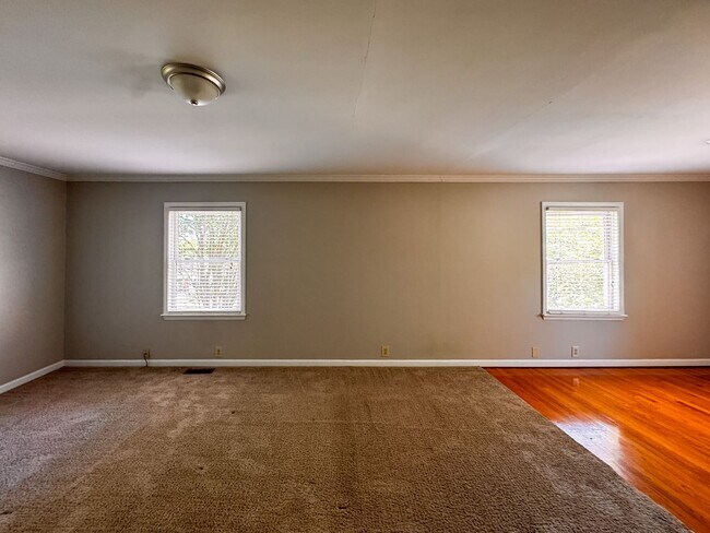 Building Photo - Beautiful Tri Level Home in Vanstory Hills