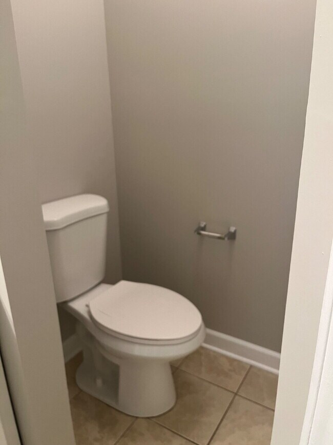 Building Photo - 3241 Hardwood Dr