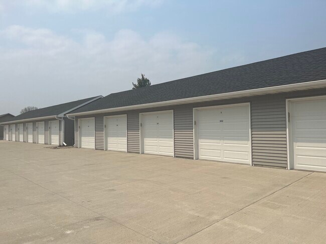 Building Photo - 2041 Cottonwood Rd