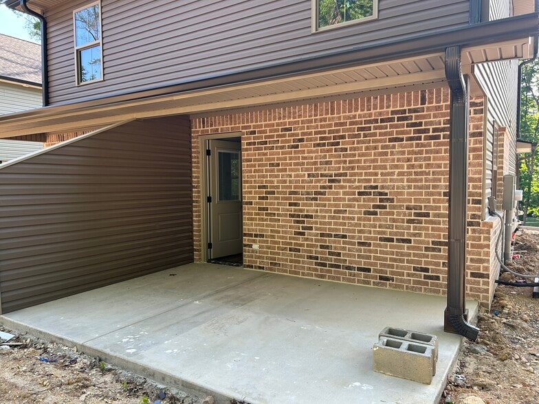 Building Photo - 320 Warrenfells St