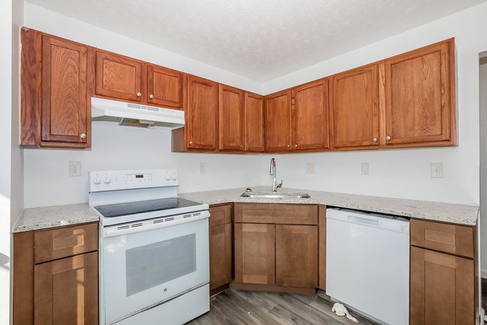 Building Photo - 2205 Oakland Spring Dr