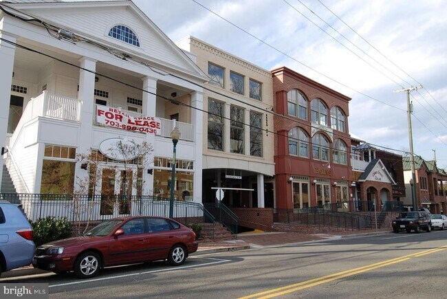 Building Photo - 2931 Deer Hollow Way