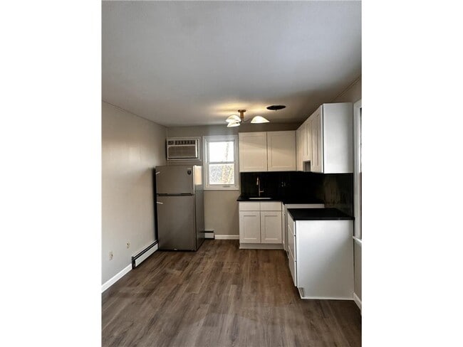 Building Photo - 453 13th Ave NW