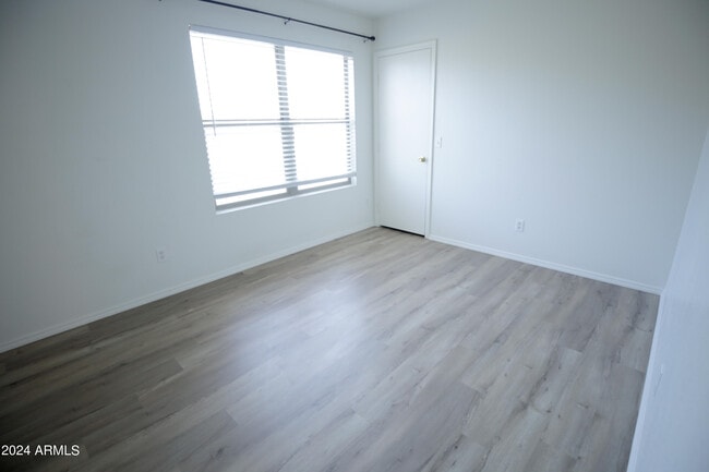 Building Photo - 1547 S Danielson Way