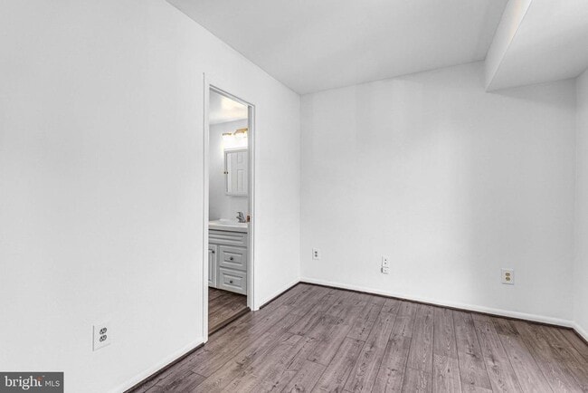 Building Photo - 6137 Leesburg Pike