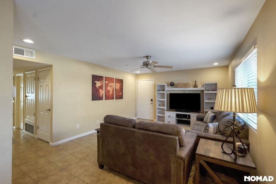 Building Photo - 1049 N Granite Reef Rd