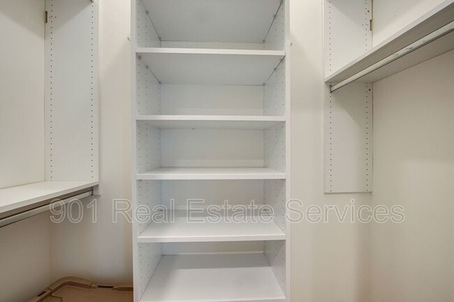Building Photo - 1018 Harbor Bend Cir