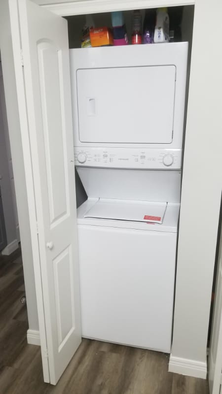 Building Photo - 114 W Green St