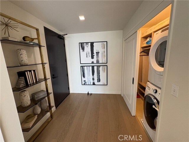 Building Photo - 1050 S Grand Ave