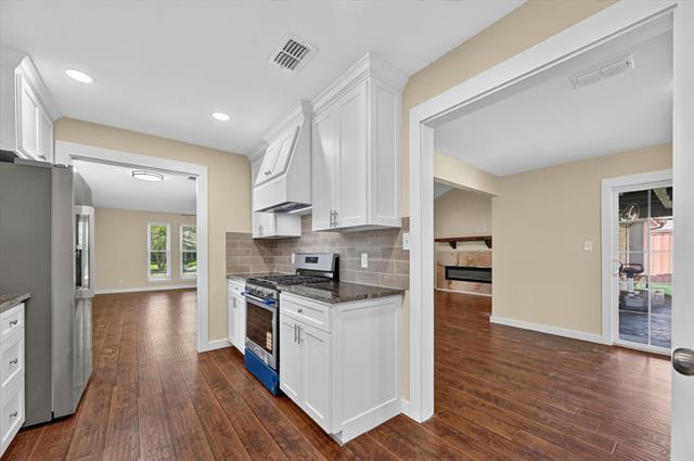Building Photo - 2816 Pinehurst Dr