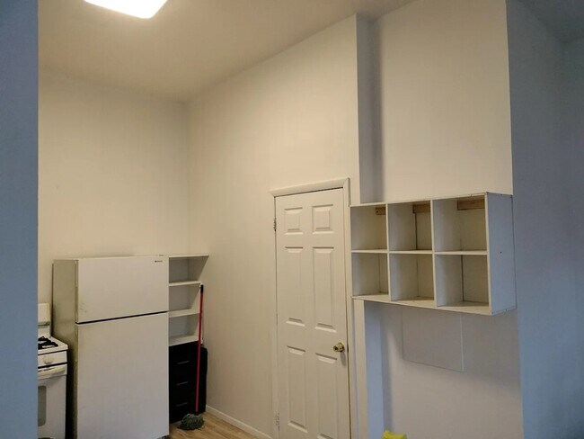 Building Photo - 269 S Johnston Ave