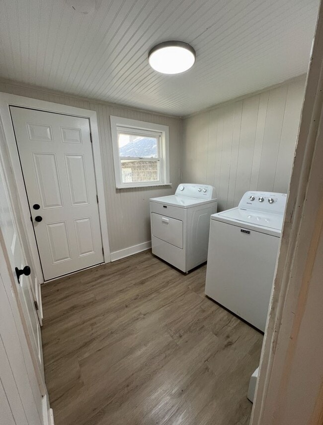 Building Photo - A Rare 5 Bedroom Renovated House Available...